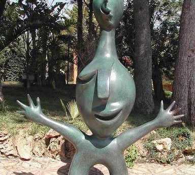 Escultura Ripolles Mujer lazo